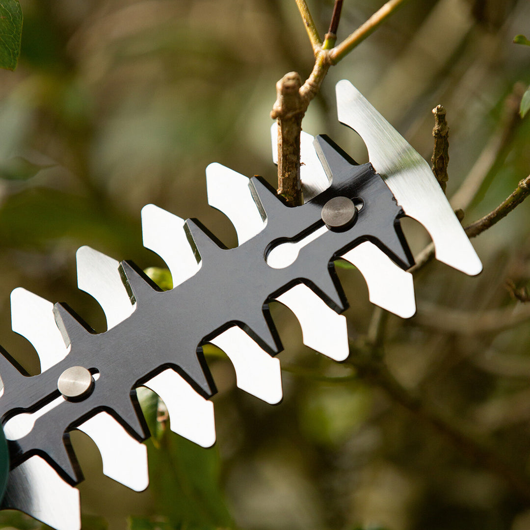 Bosch Isio III Akülü Çit Kesme Makinesi 8