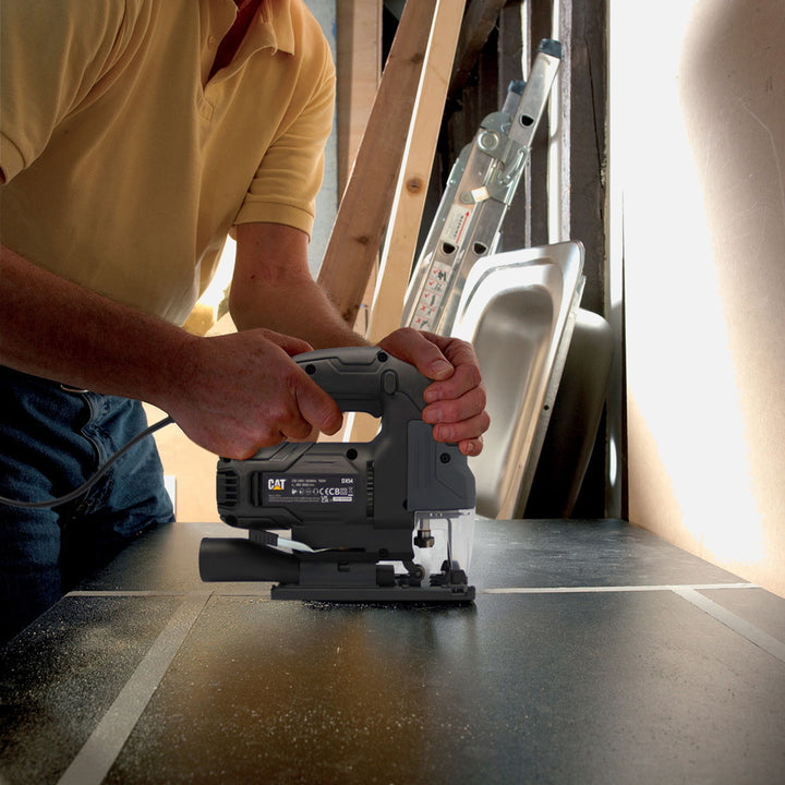 CAT DX54 750Watt Profesyonel Devir Ayarlı Dekupaj Testere 10
