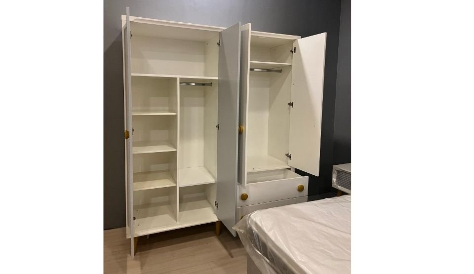 Teşhir Radio Genç Odası 6